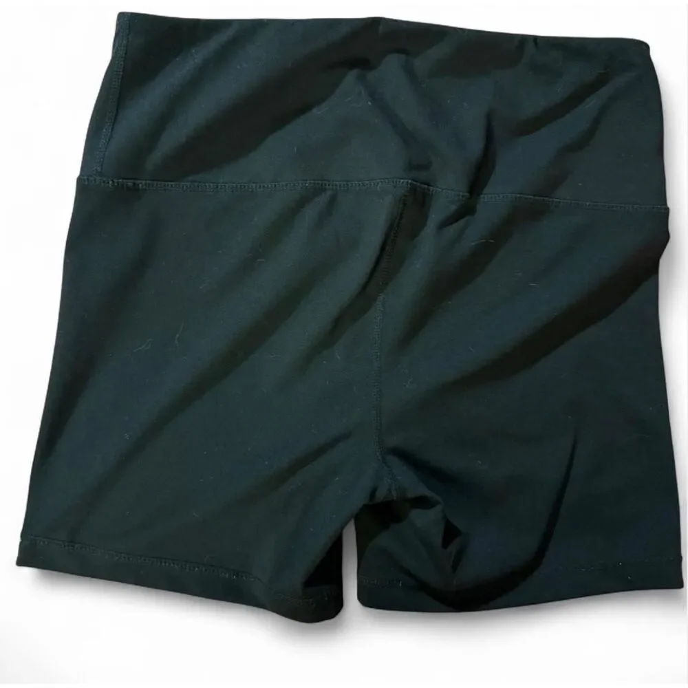 Yogalicious Women's Black and Burgundy Shorts